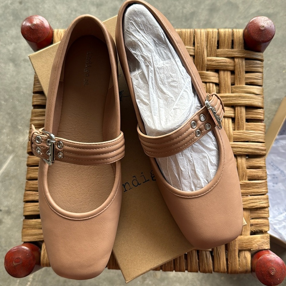 Indigo Women's Tan Mary Jane Shoes